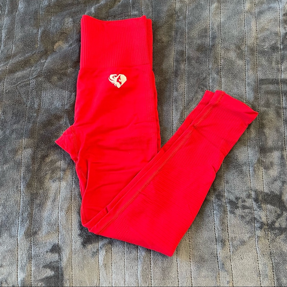 Red Women’s Best leggings